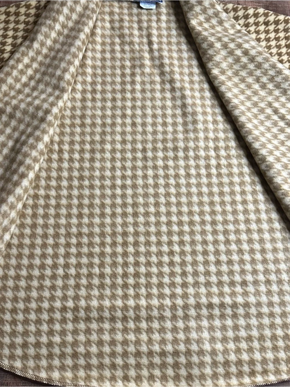 Collection XIIX Women's Houndstooth Fleece Poncho Cape Shawl Wrap L/XL Beige